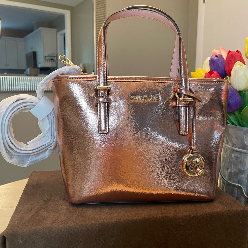 NWT Michael Kors metallic rose gold Jet Set travel convertible tote